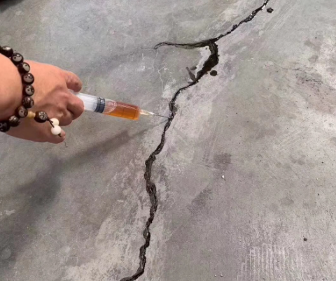 翁源混凝土裂缝修补技术详解​